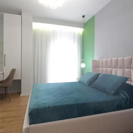 999 Apartament *