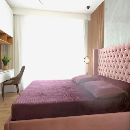 999 Apartament