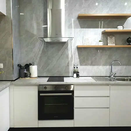 999 Apartment *